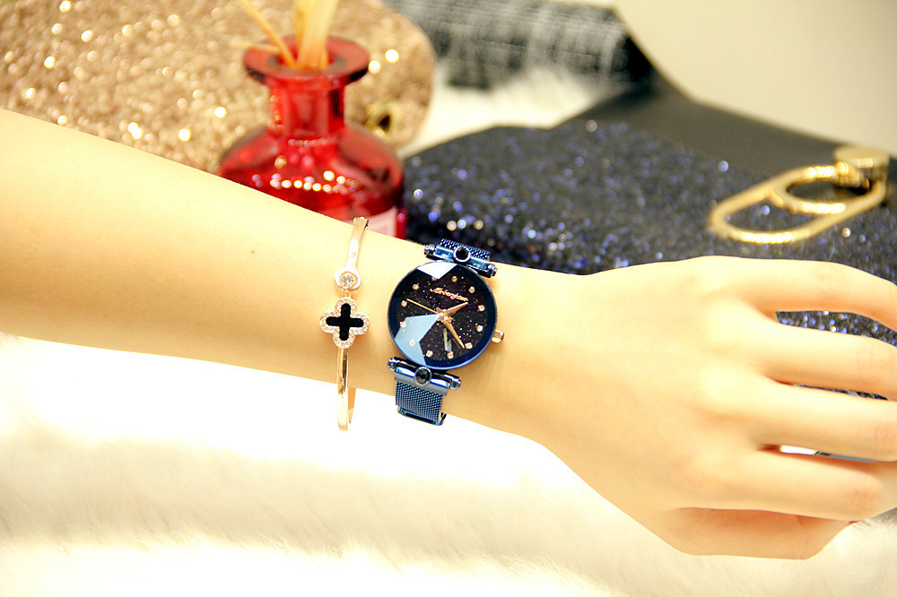 Versatile 2018 New Women's Korean Edition with Diamond Starry Sky Surface Quartz Waterproof Magnetic Mesh and Trendy_voghion.com