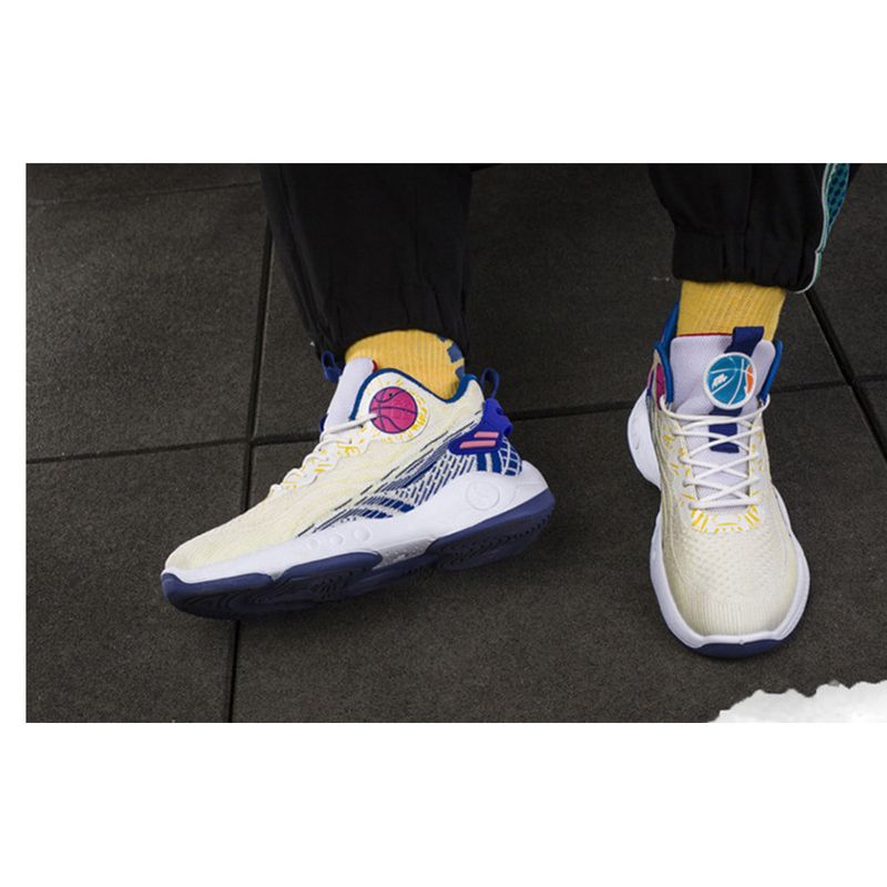 Neue Herren Frühjahr/Sommer Atmungsaktives Mesh Modische Flyknit Casual Jugend Basketball Dicke Sohle Laufsportschuhe_voghion.com