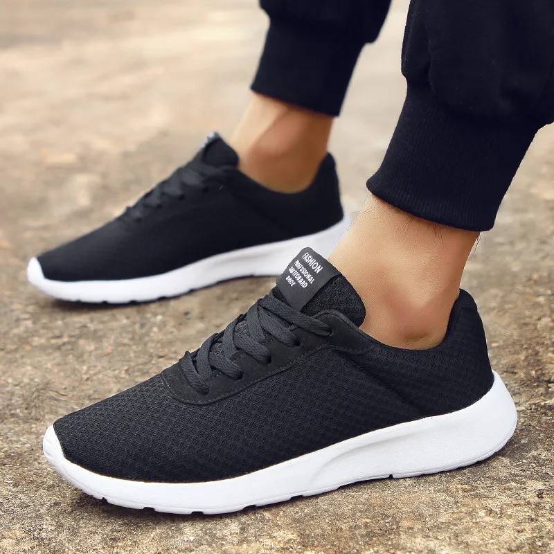 Men's Lightweight Breathable Running Shoes Comfortable Trainers_voghion.com