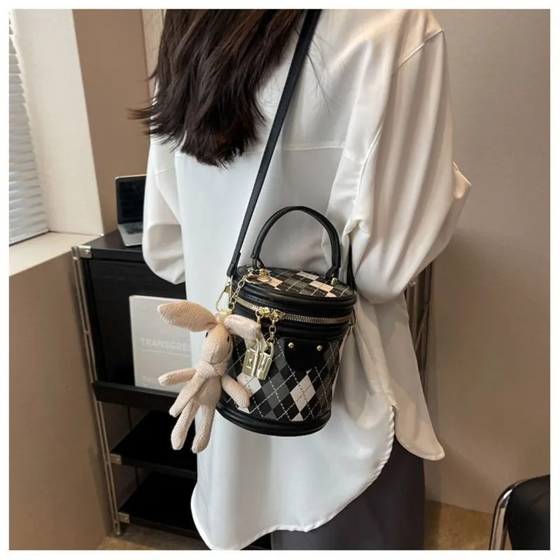Designer Free Shipping 2025 New Fashionable Bucket Premium Texture Dia Grid Shoulder Crossbody Bag Bag For Womens_voghion.com