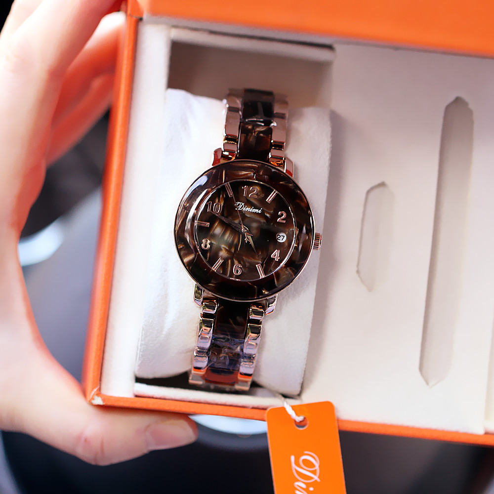 Modische neue Damen-Zeiger-Stil Nische digitale Version mit Kalender Quarz wasserdichte Uhr für Frauen_voghion.com