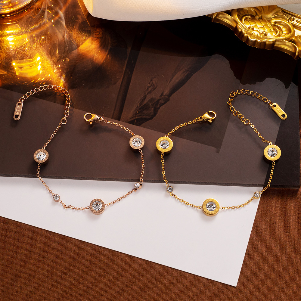 Fashion  version simple fashion titanium steel rose gold-plated bracelet personalized Roman numerals diamond-encrusted round cake women's bracelet_voghion.com