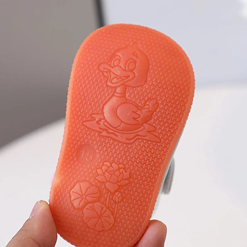 Kleine Kinder Mädchen Quietschschuhe für Kleinkinder Schönes Design Kleinkind Enfant Kid Mädchen Wanderschuhe Happysteps Kindergrößen_voghion.com