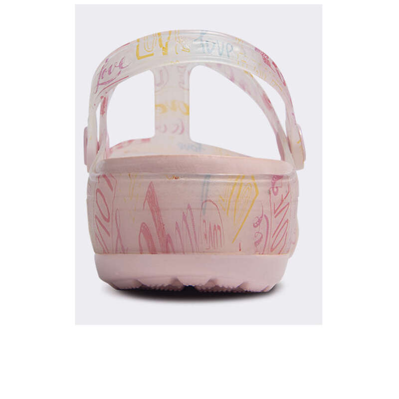 Strand im Sommer, im Freien mit einer perforierten Hacke, Gartenhacke für Frauen,_voghion.com