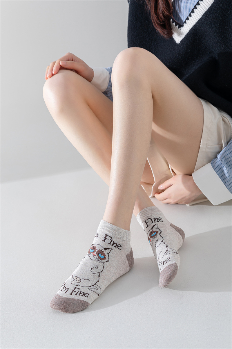 5pcs Of Spring And Summer Cartoon Women's Tube Boat Casual Japanese Style Short Cute Letter Cat Straight Socks_voghion.com
