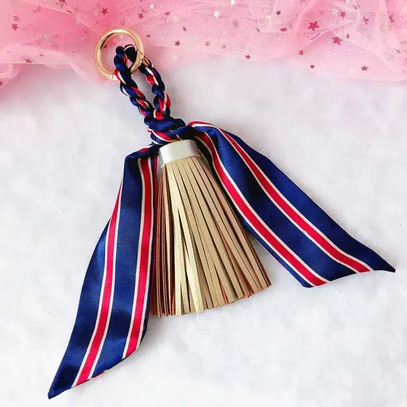 Pingente de lenço com borla de couro macio e fofo, acessório para bolsa, novo chaveiro, porta-chaves de carro da moda K1690 Y241121_voghion.com