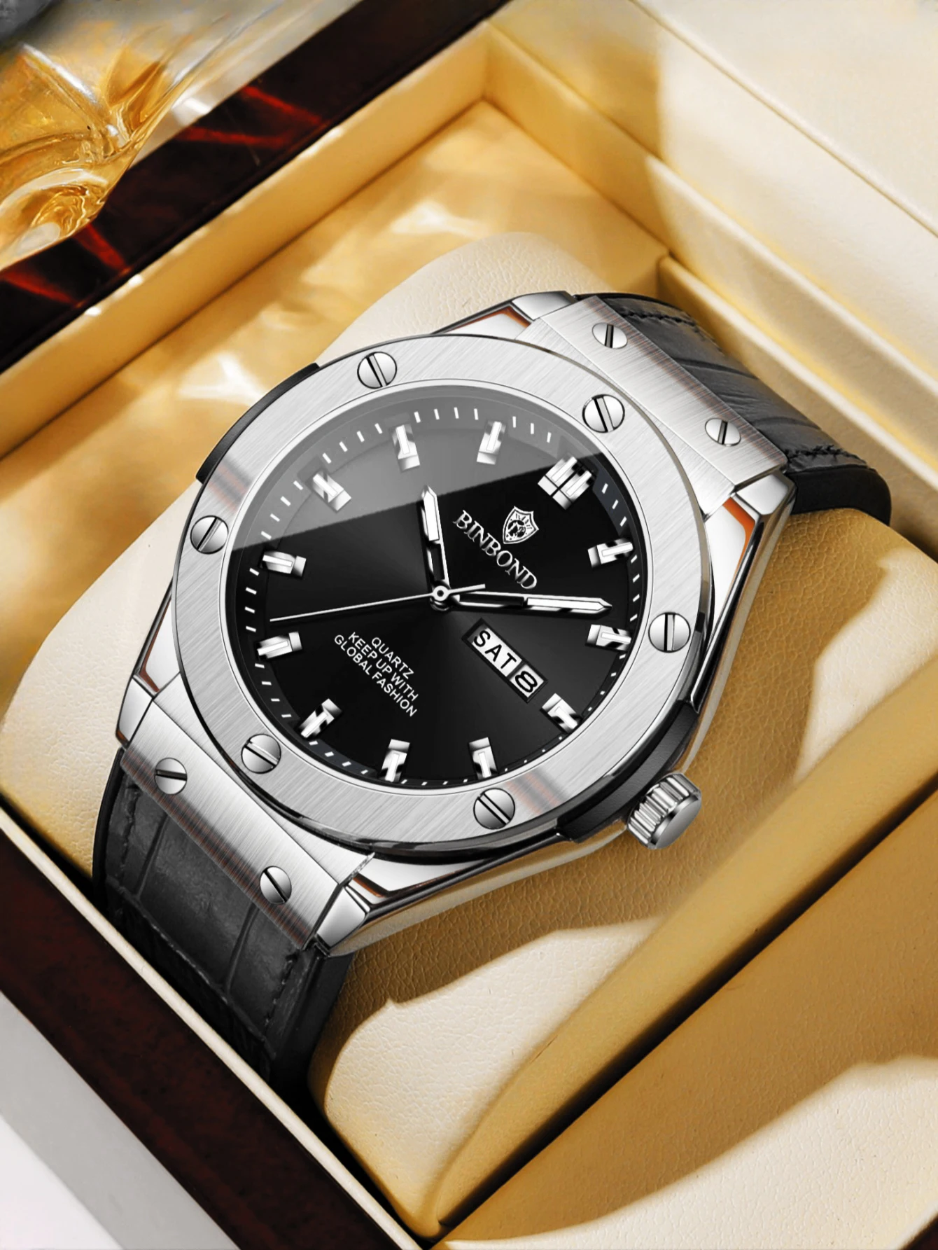 Men's Quartz Wrist Watch With Leather Strap And Date Display_voghion.com