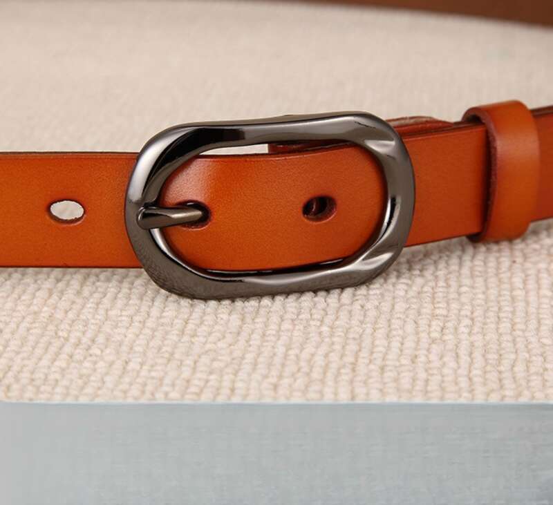 Cintura in pelle con fibbia ad ardiglione da donna per pantaloni slim alla moda casual_voghion.com