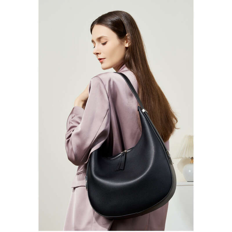 Borsa a tracolla in pelle di vacchetta sottobraccio, borsa a secchiello a mezzaluna, borsa da donna_voghion.com