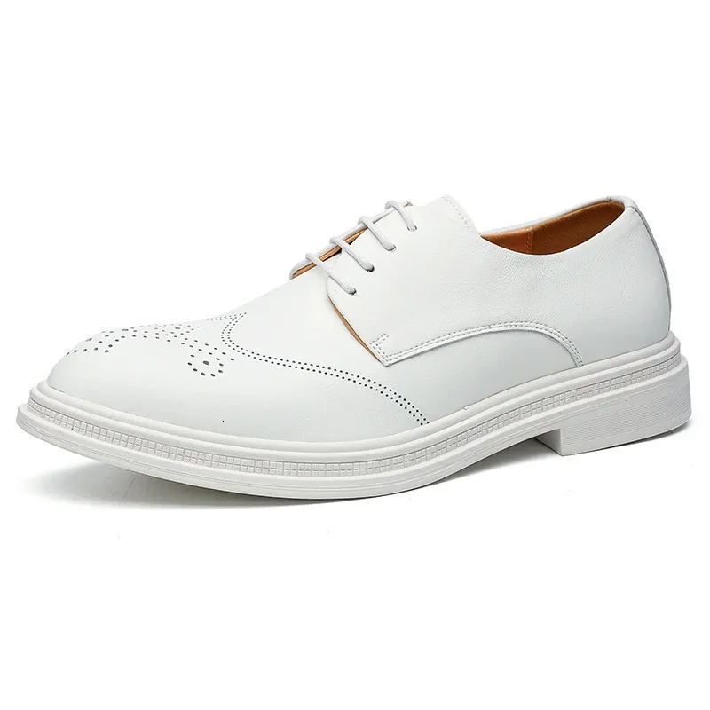 Nieuwe heren Britse herenmode Witte formele brogues schoenen Herenjurk Bruiloft Prom Thuiskomst Sapato Sociaal Mascuo_voghion.com