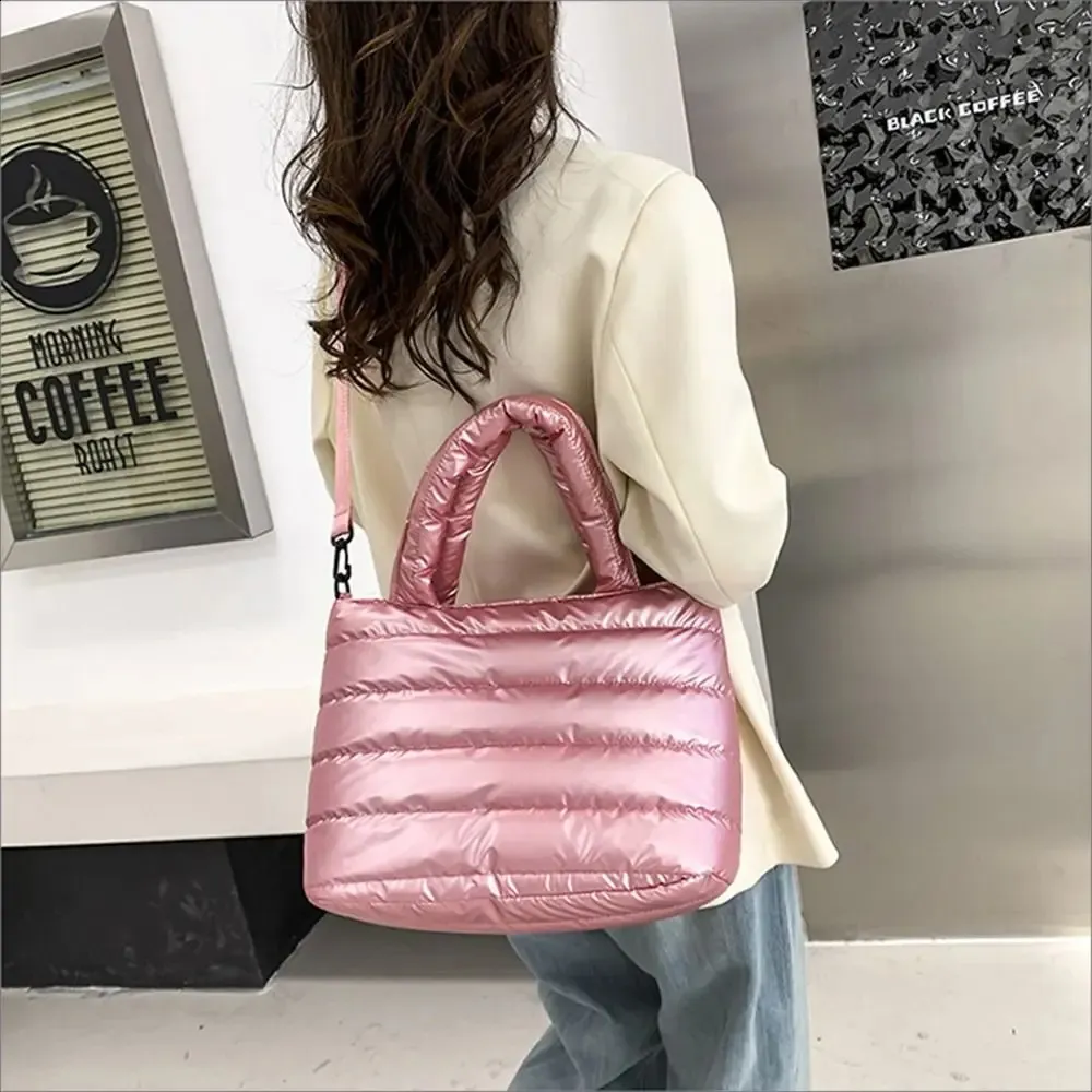 Bolsa tote puffer tiracolo acolchoada leve estofada transversal_voghion.com
