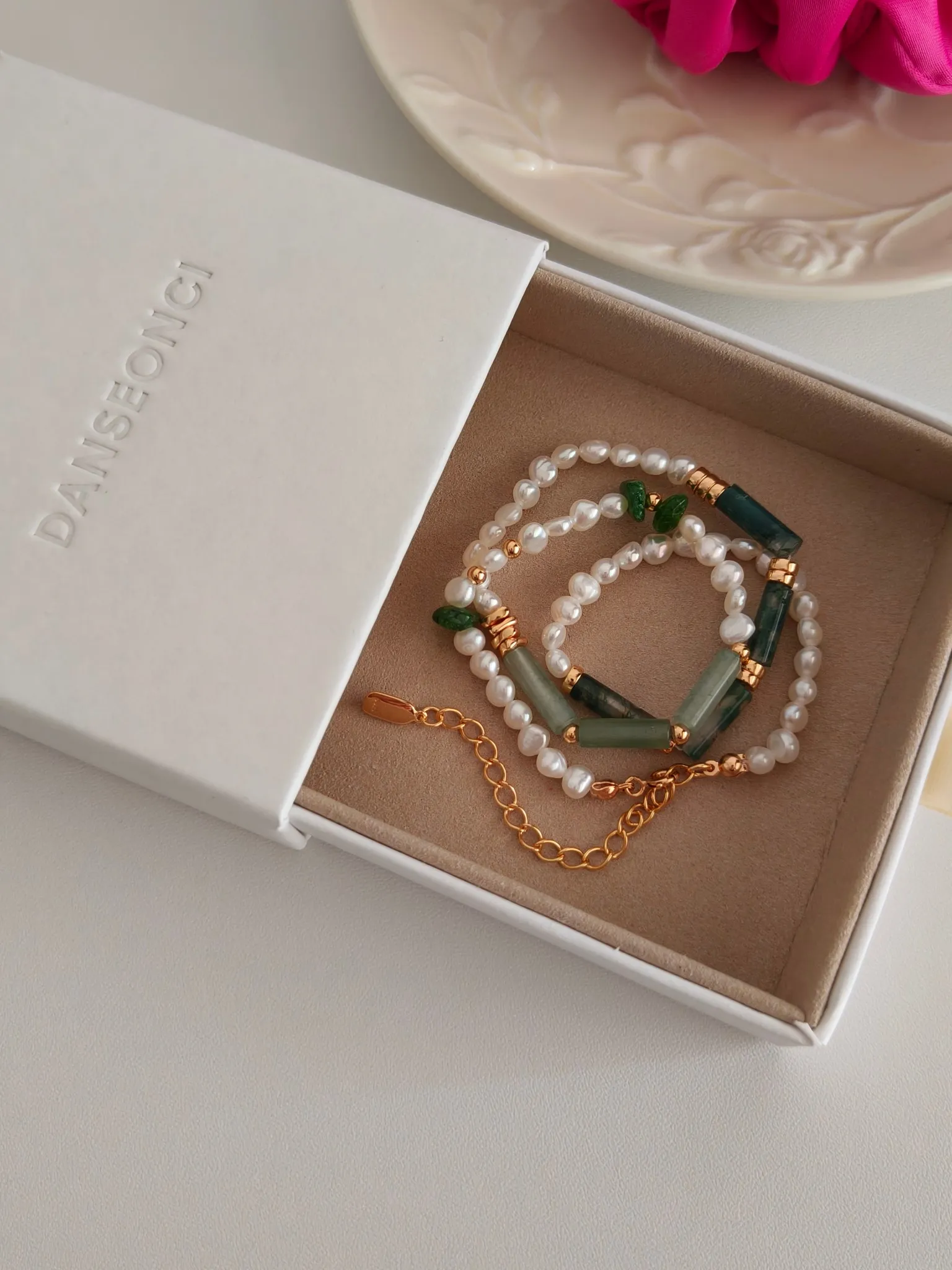 Layered Natural Pearl Agate Necklace Silver Plated Gold Finish_voghion.com