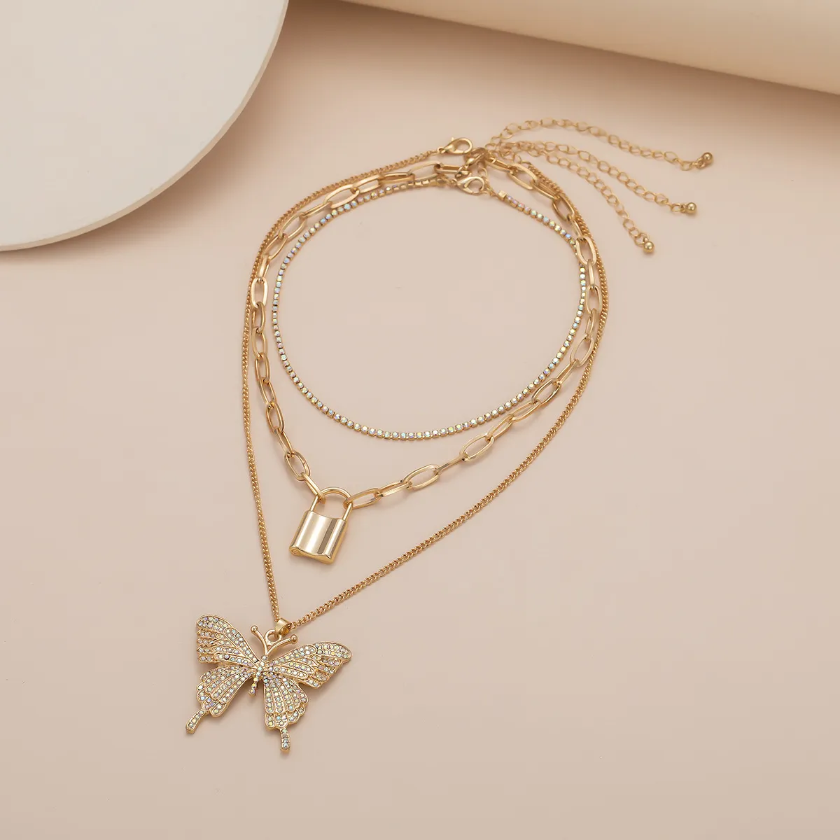 Iced Out Chains Κολιέ με πεταλούδα χρυσό Γυναικείο Link Κρεμαστό μενταγιόν με κρύσταλλο Rhinestone Κλειδαριά για ζώα_voghion.com