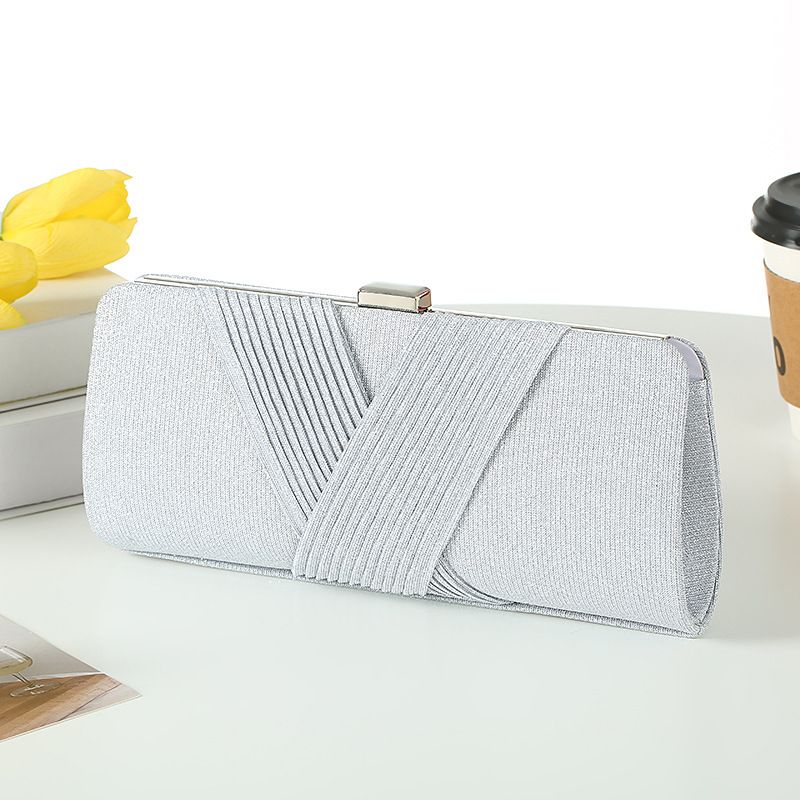 Gestricktes Bankett mit weicher Oberflächenschnalle für Damen-Schulter-Crossbody, kleine quadratische Tasche,_voghion.com