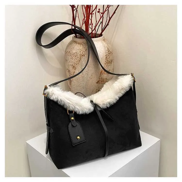 Sacs à bandoulière en daim de grande capacité pour femmes, sacoches solides et souples, sacs décontractés pour l'automne et l'hiver, patch en peluche pour femmes_voghion.com