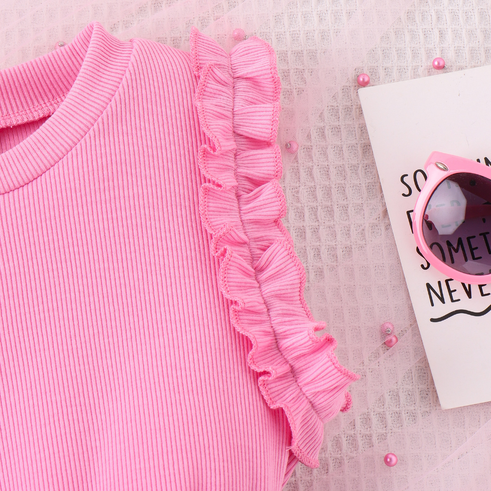 Wind summer small and medium-sized children's pit stripe sleeveless wooden ear edge top+star denim shorts+belt girl set_voghion.com