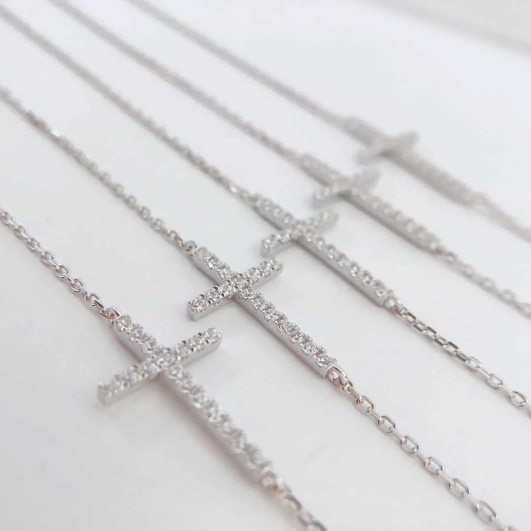 Sier Rhodium Plated D VVS Moissanite Cathical Jesus Cross Bracelet For Women_voghion.com