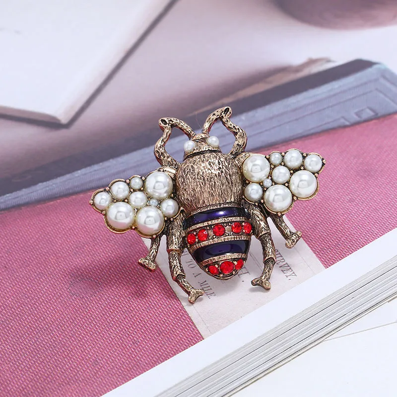 Honeybee Brooch Crystal Diamond Bee Brooches Zinc Alloy Rhinestone Fashion Women Insect Sweater Pins gift RR_voghion.com