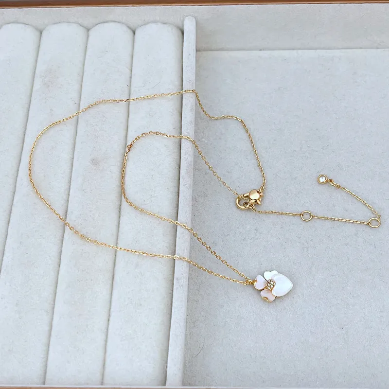 Conjunto joyería de flores con pendientes y collar para mujer_voghion.com