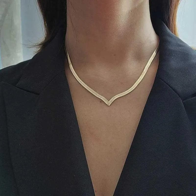Colliers pendentifs pour femmes, simples et créatifs, en forme de V, serpent plat, chaîne à lame tendance, accessoires bijoux_voghion.com