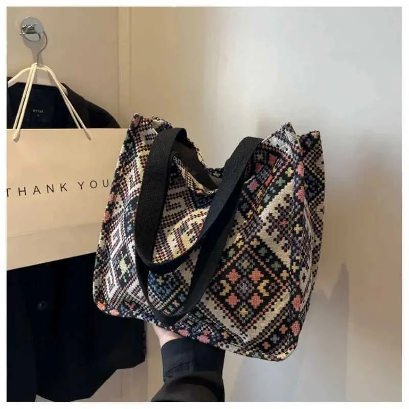 Sac à main en toile rouge de grande capacité de style ethnique 2024 pour femmes, tissé à la main, à une épaule, ins241218_voghion.com