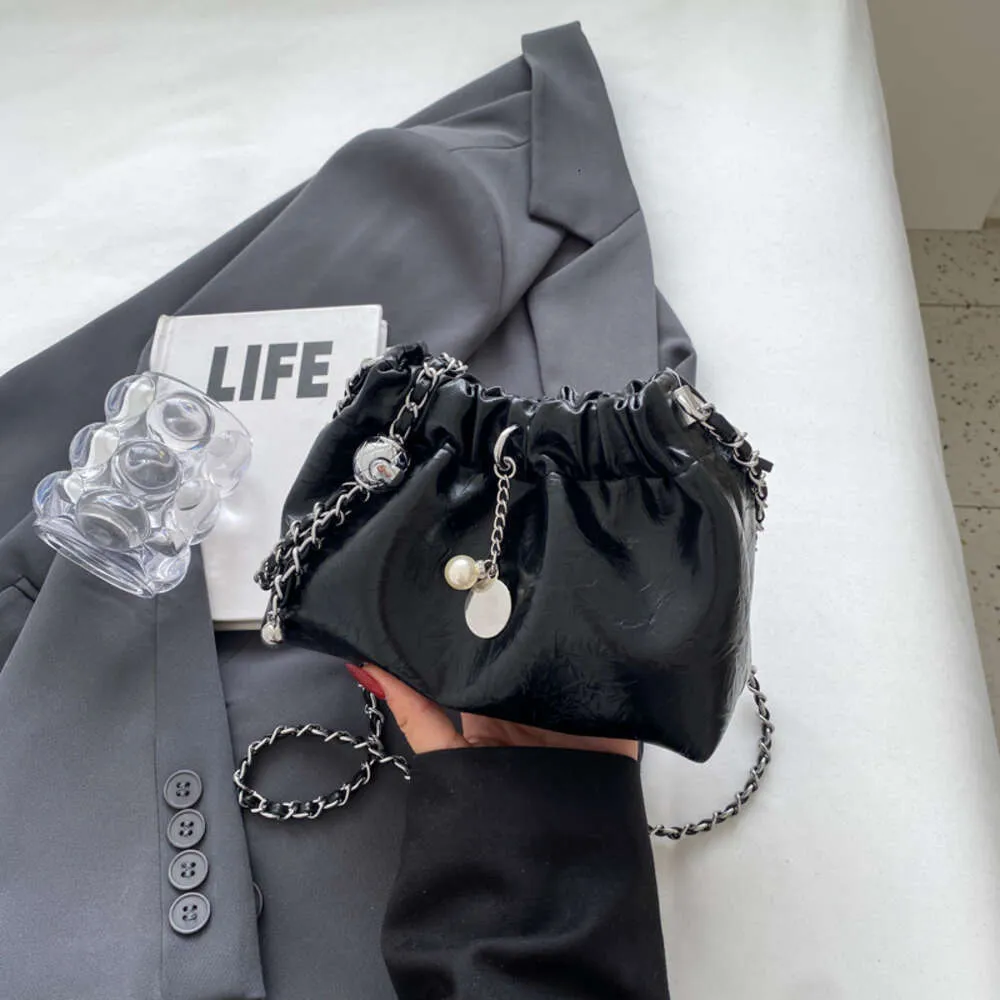 2024 Nowa designerska damska torba na ramię typu crossbody z łańcuszkiem Modny, wszechstronny, innowacyjny design Naturalny, minimalistyczny styl_voghion.com
