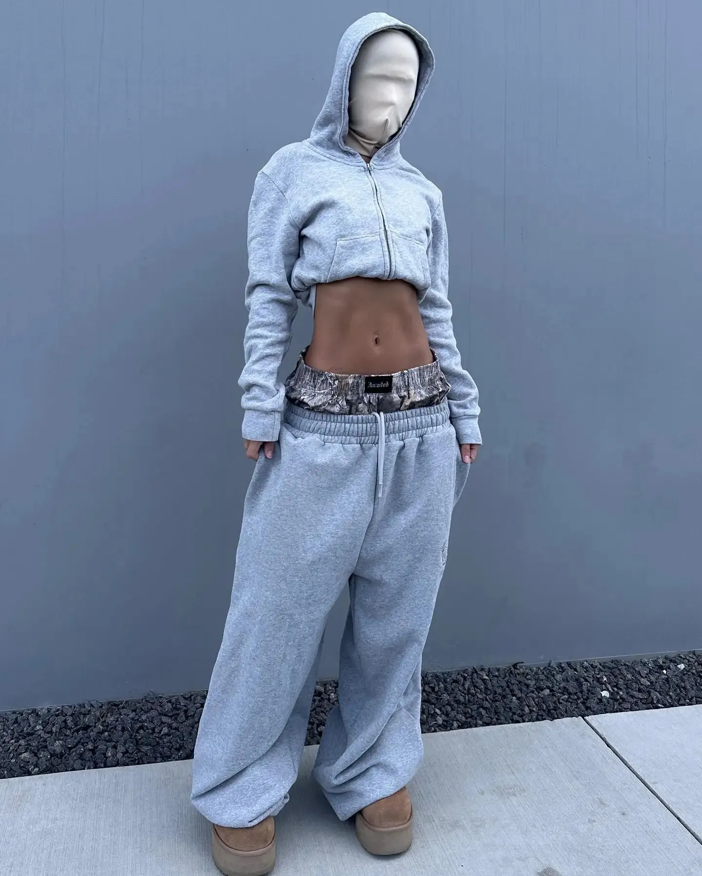 Y2K Retro Jogginghose Doppelt tailliert Besticktes Camouflage Muster Weite Beinhose Herren Trend Casual Streetwear Unisex_voghion.com