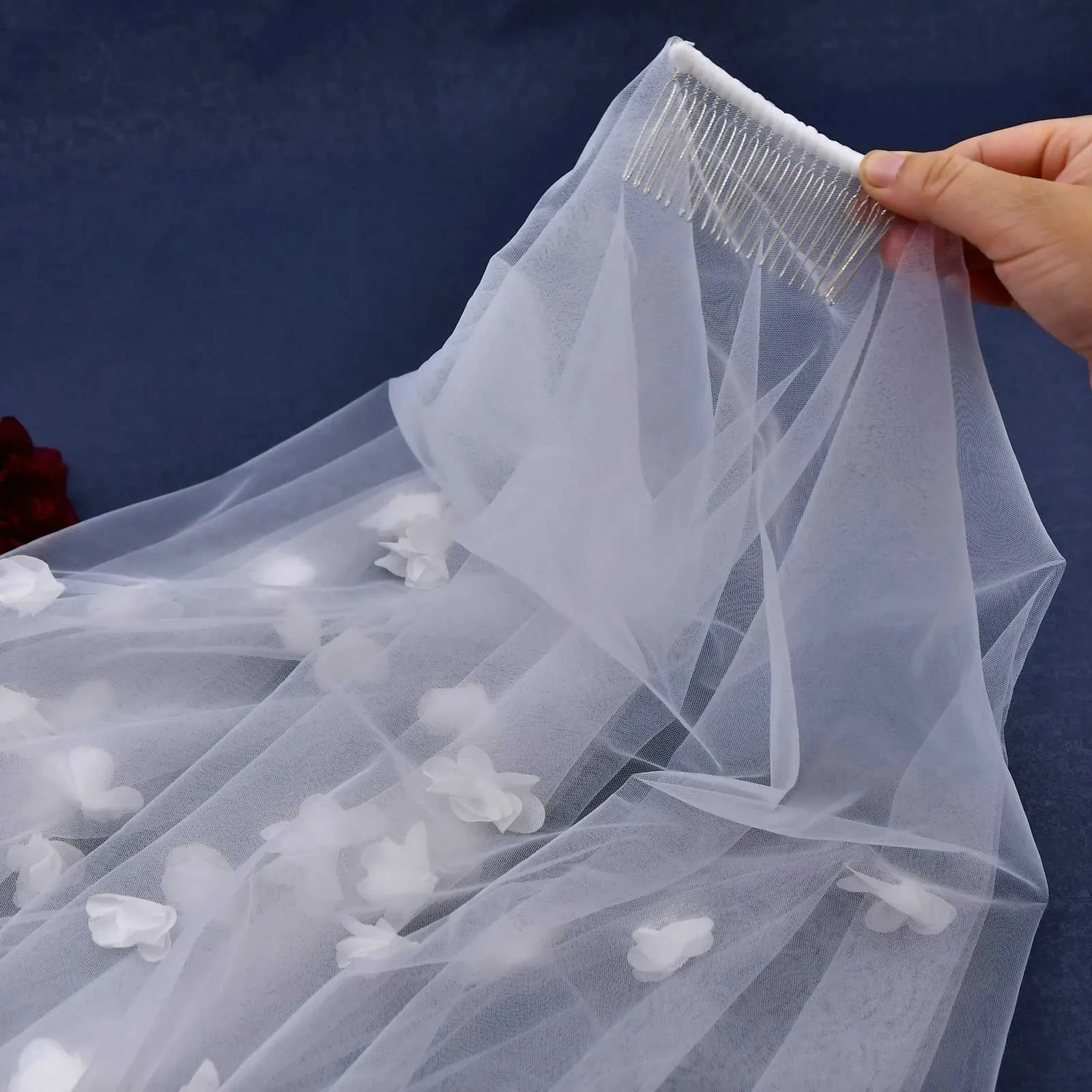 Haarschmuck V190 Zweilagiger Rouge-Hochzeitsschleier 3D-Blumen Lang Kathedrale Weich Braut Illusion Mit Kamm Braut_voghion.com