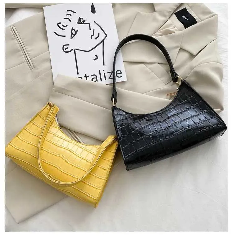 Designer Leather Shoulder Bag Retro Solid Colour Chain Handbag_voghion.com
