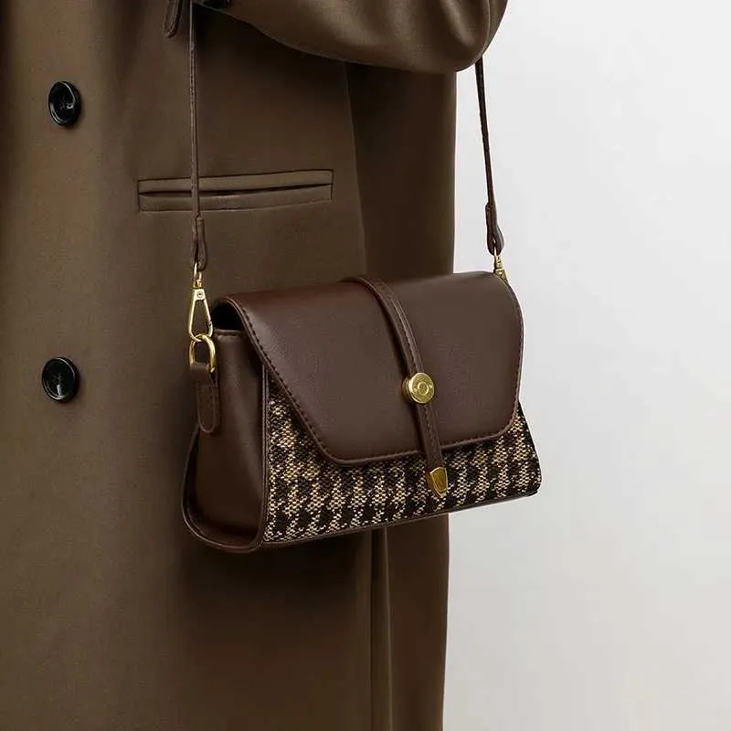 2024 Novas Mulheres Tote Canvas Splicing Couro Pequeno Quadrado Premium Qianniao Grid Bolsa de Axila Único Ombro Crossbody_voghion.com