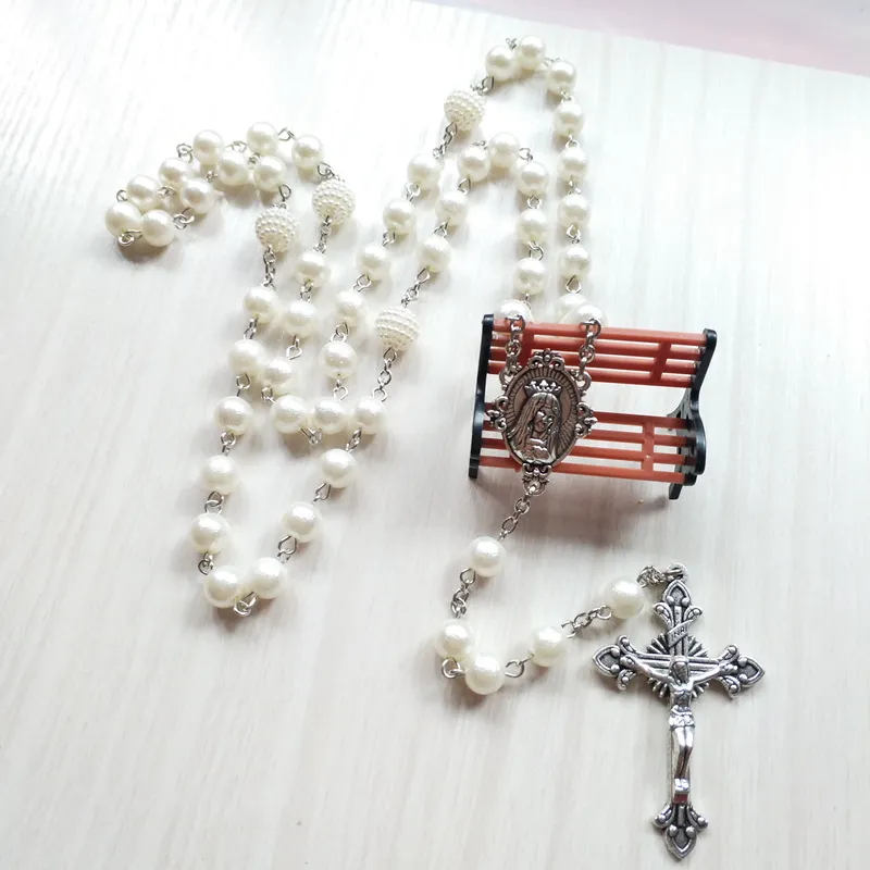 Collier rosaire catholique avec perles blanches_voghion.com