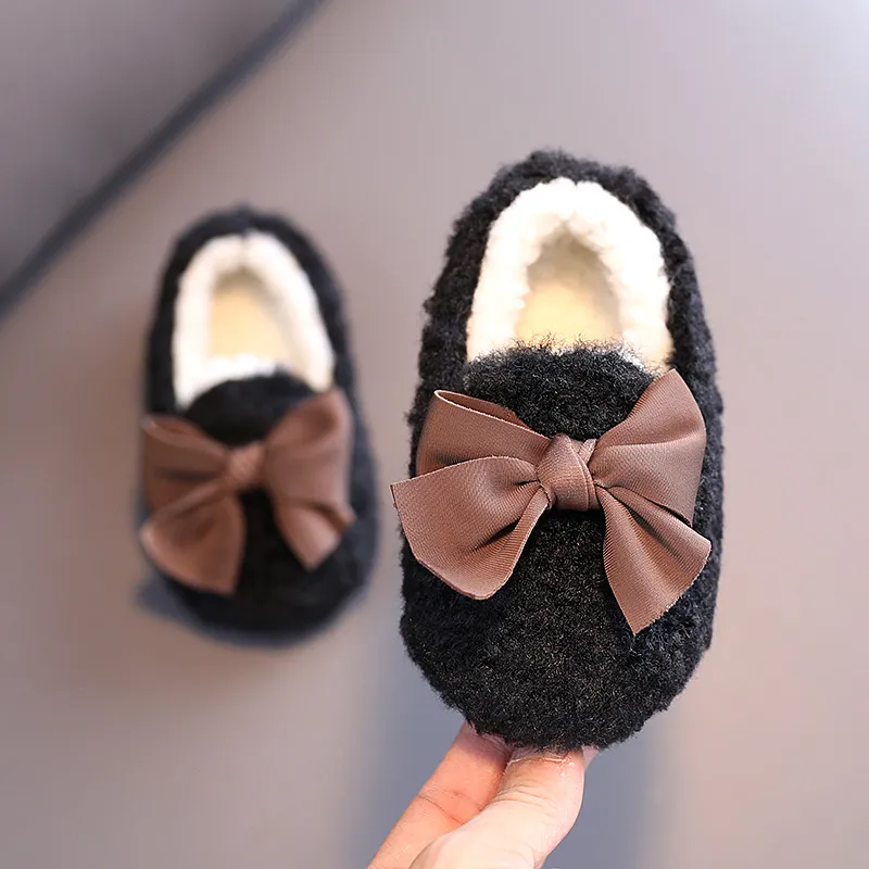 Tyttöjen talviset isot rusetit söpöt solmiot vauvan taaperon rento littlesprouts lasten slip-on-tasapohjaiset lapset puuvillapehmustetut lämpimät turkiskengät vauvalle_voghion.com