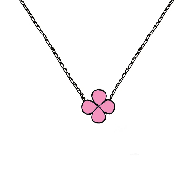 Klöverhalsband med hängsmycke och pärlemorblomma_voghion.com