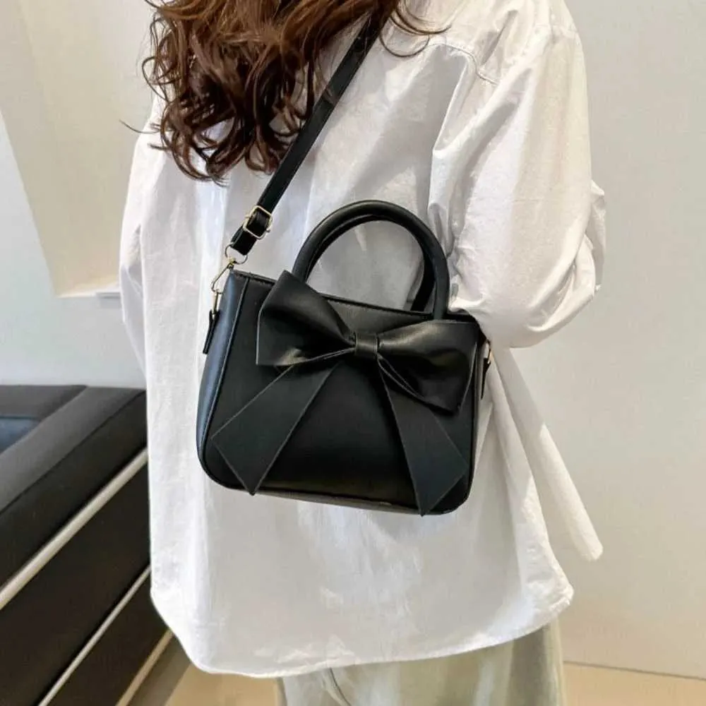 Damen Schultertasche Und Messenger Bag Aus Kunstleder Elegant_voghion.com