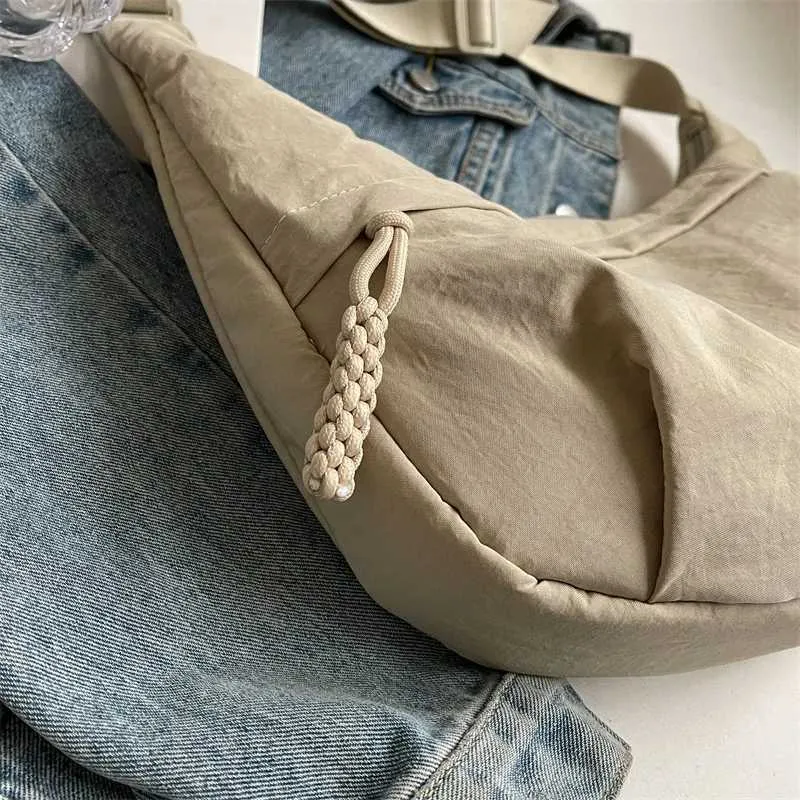Sac à bandoulière en nylon 2024 pour femme, nouvelle collection été, grande capacité, design polyvalent et de niche, messager Ba241103_voghion.com