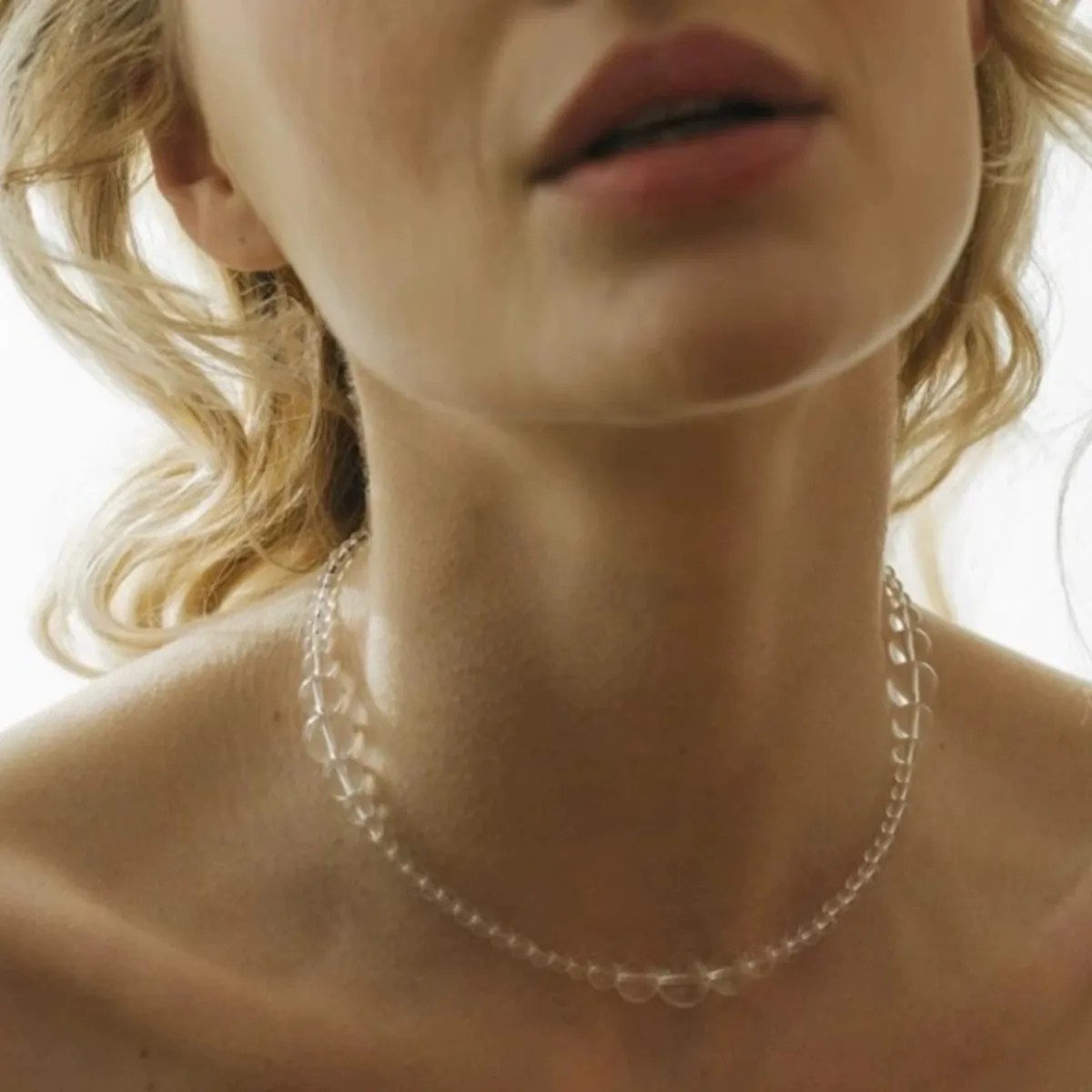 Ketten Huanzhi Transparente natürliche Kristallsteinperlen Halskette für Frauen Magnetschnalle Kette Schlüsselbein Choker_voghion.com
