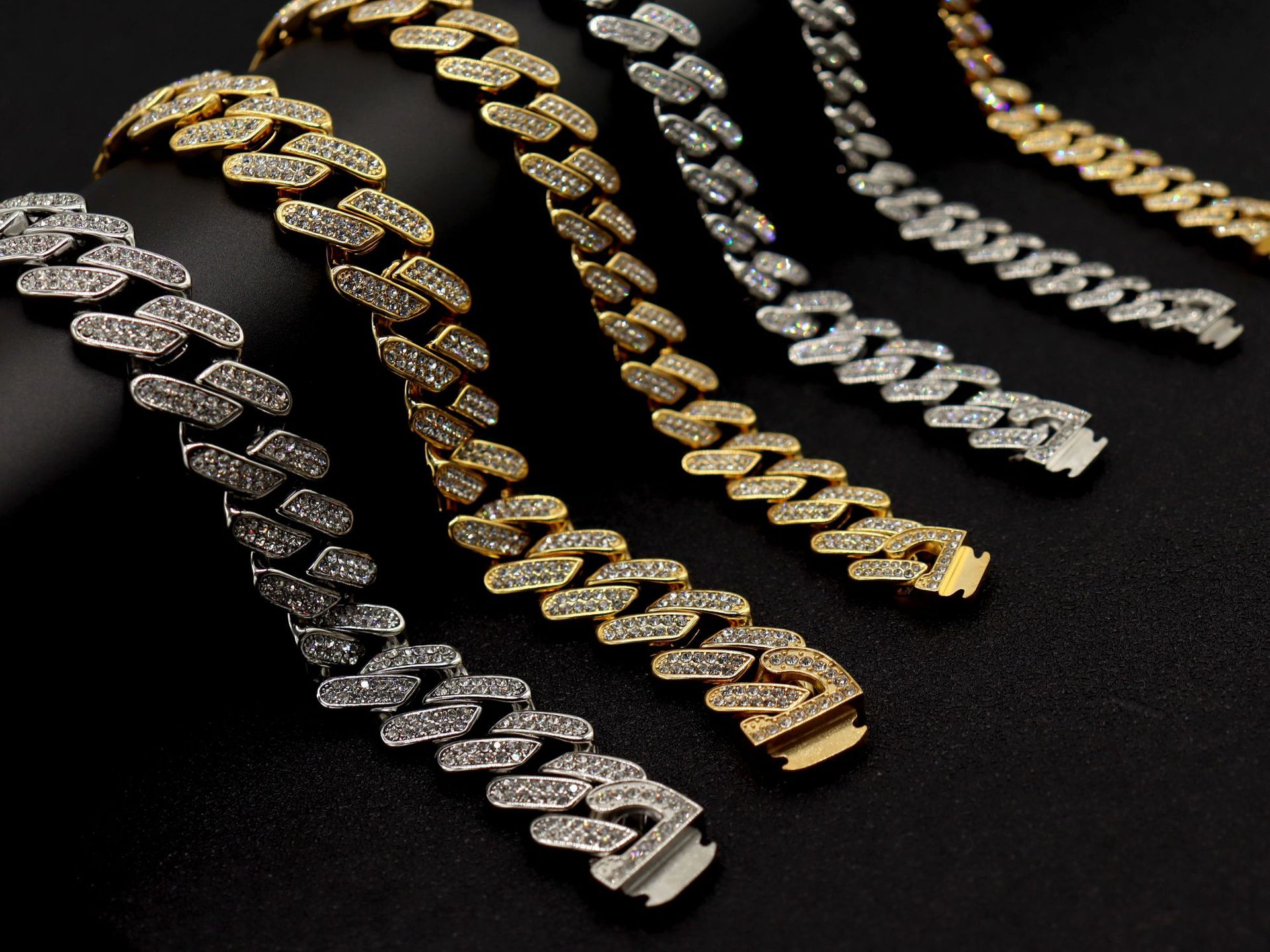 Hip hop full diamond Cuban chain titanium steel necklace Personality fashion stainless steel necklace jewelry