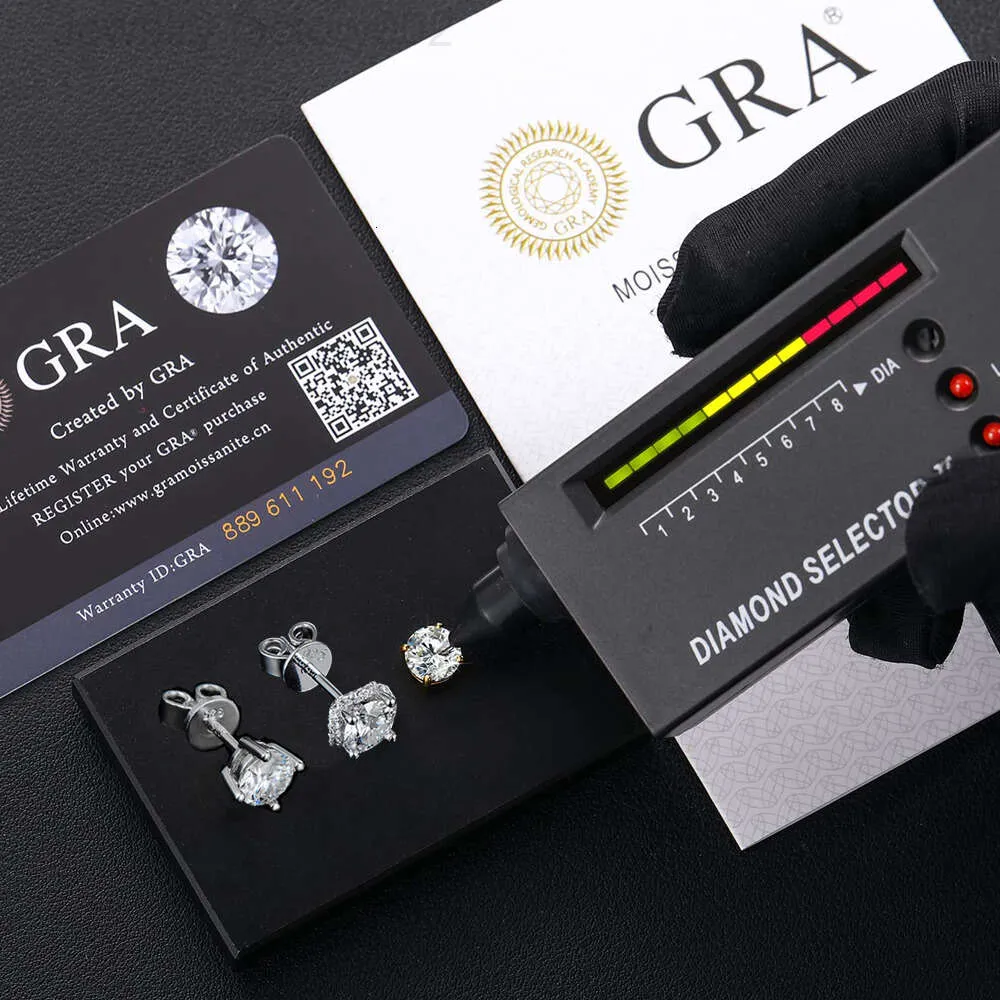 Pendientes de botón RINNTIN SME S de plata esterlina chapados en oro blanco de 0,5 a 1,0 quilates con diamantes de moissanita de color D EF para mujer_voghion.com