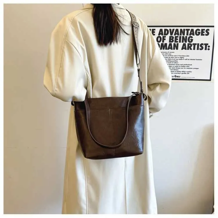 Borsa a secchiello vintage donna, grande borsa tracolla in pelle_voghion.com