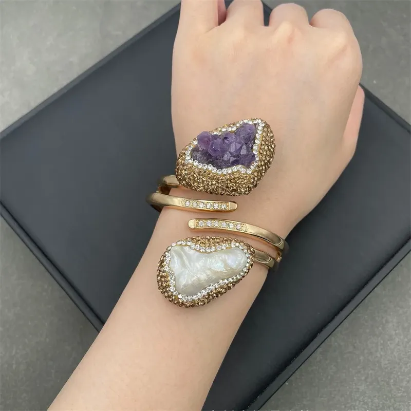 Bracelet jonc en améthyste naturelle et perle baroque d'eau douce_voghion.com