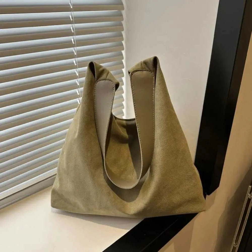 Borsa da designer Borsa da viaggio alla moda retrò in pelle scamosciata grande capacità alla moda per biancheria intima semplice borsa a tracolla Y241115_voghion.com