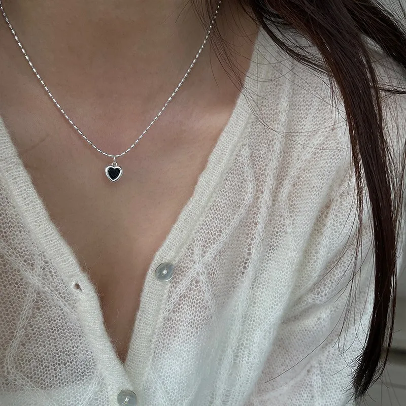 Chains Color Galaxy Pearl Necklace Female Butterfly Indifferent Light Flash Diamond Niche Clavicle Chain_voghion.com