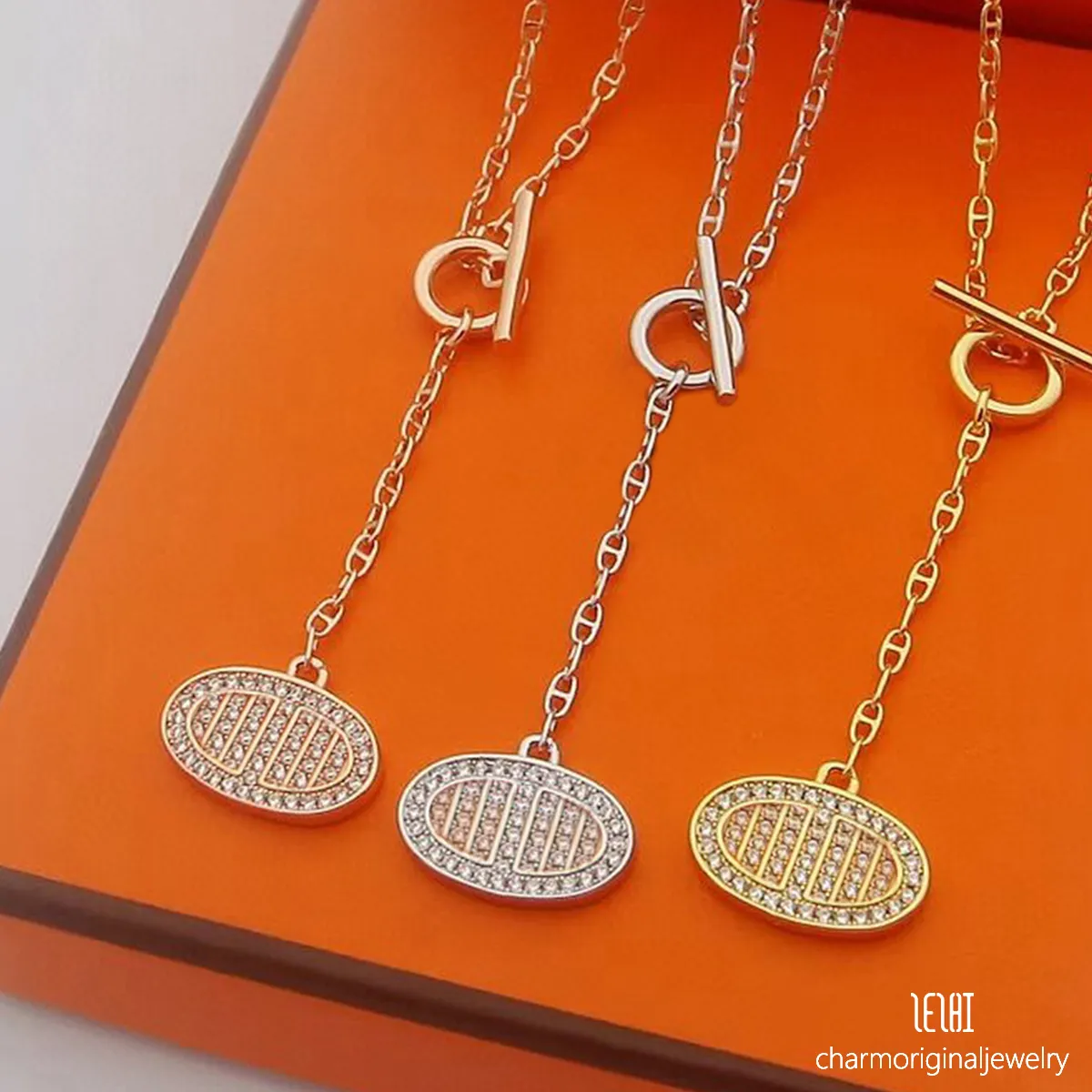 collana donna classico collane donna lettera ciondolo oro gioielli di design_voghion.com
