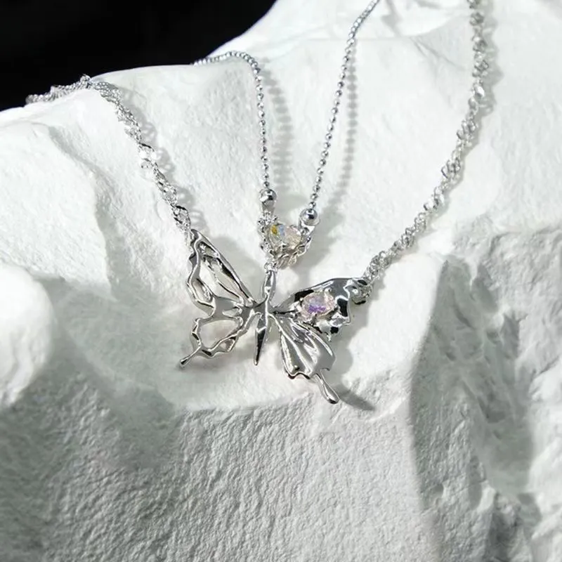 Collier avec pendentif en forme de cœur et de papillon en cristal de couleur argent pour femme, chaîne de clavicule à double couche, tendance et tendance_voghion.com