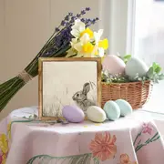 Decorațiune murală rustică cu iepuraș - semn înrămat în lemn de 20x20 cm cu iepure vintage. Decor perfect pentru casă sau ca și cadou de Paște._voghion.com
