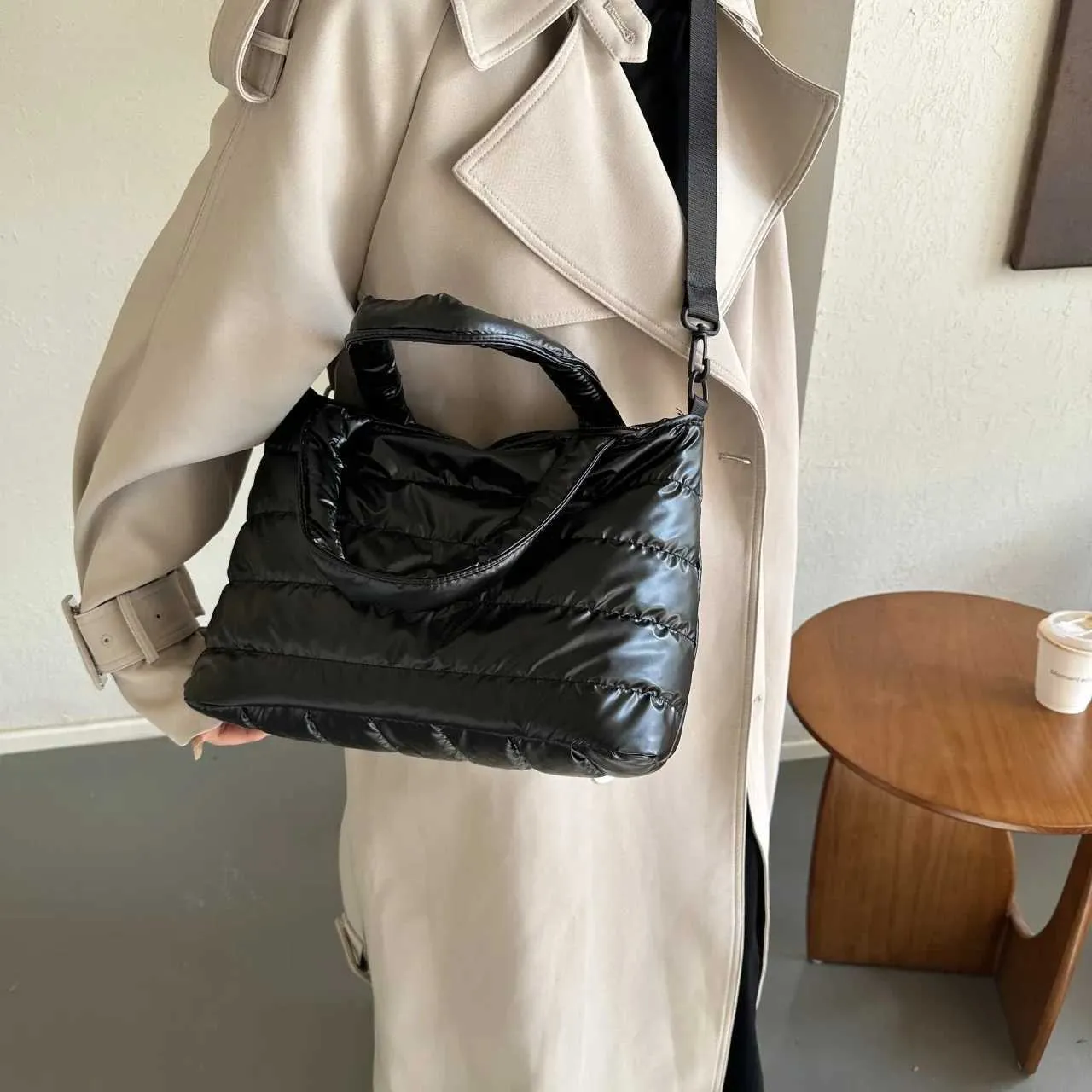 Large Soft Leather Tote Bag For Women Spacious Shoulder Handbag_voghion.com