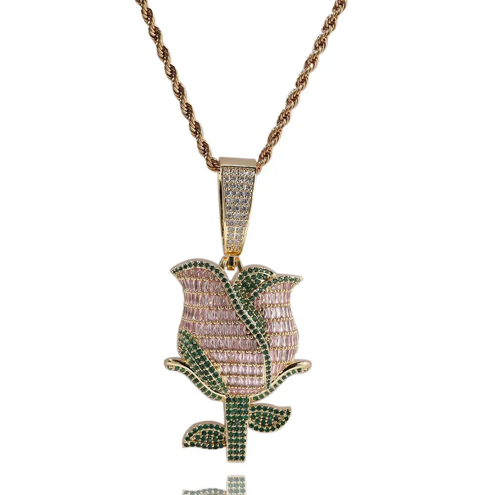 Collier pendentif fleur de rose avec zircon et plaqué or_voghion.com