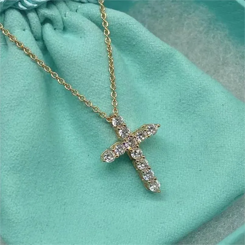 Collana con ciondolo a croce placcata in argento Sterling S per donna, con catena a maglie in cristallo e diamanti scintillanti_voghion.com