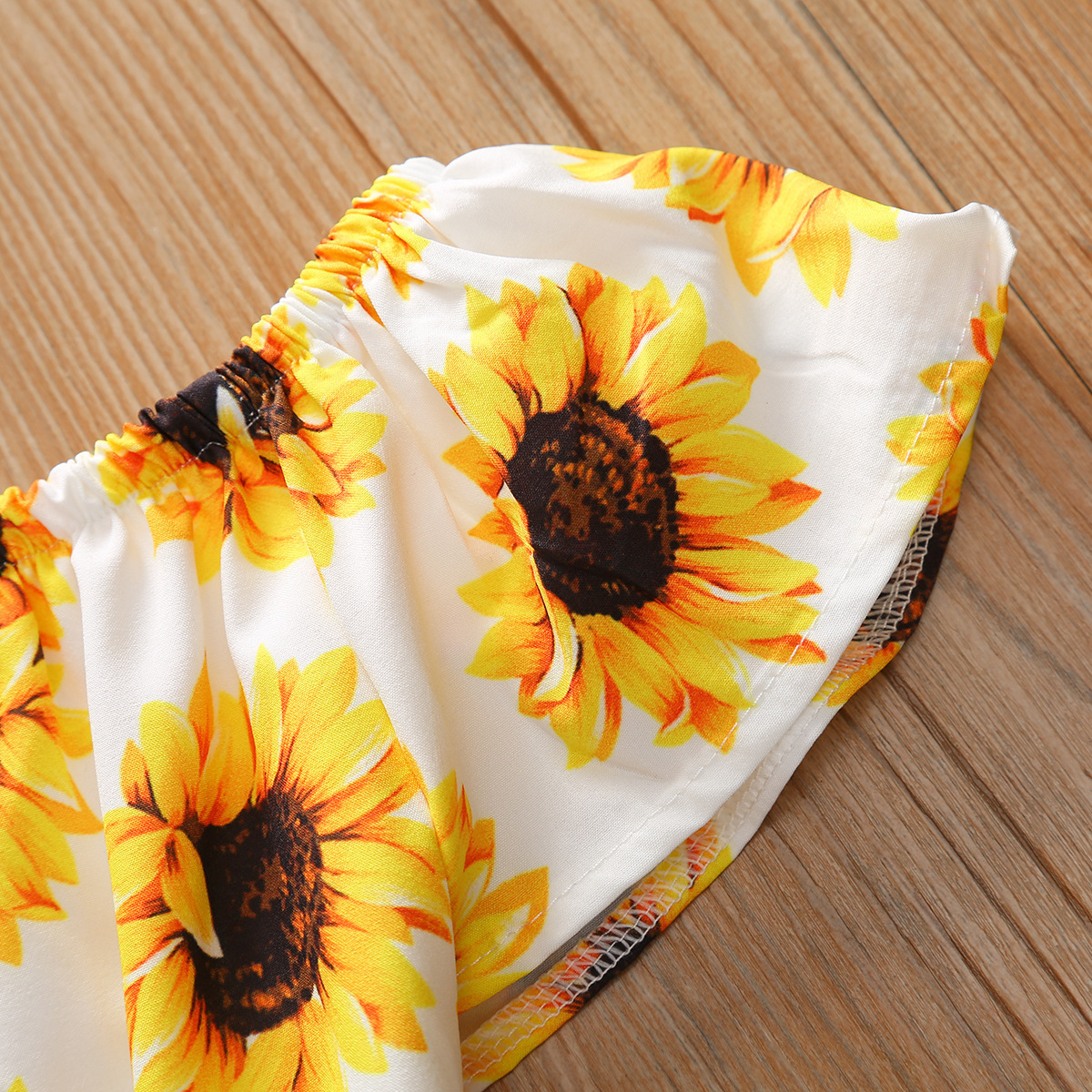 Madre e Bambini Camicia estiva con stampa a spalla singola e bambina, set di pantaloncini di jeans strappati, set di tre pezzi a maniche corte tesoro femminile_voghion.com