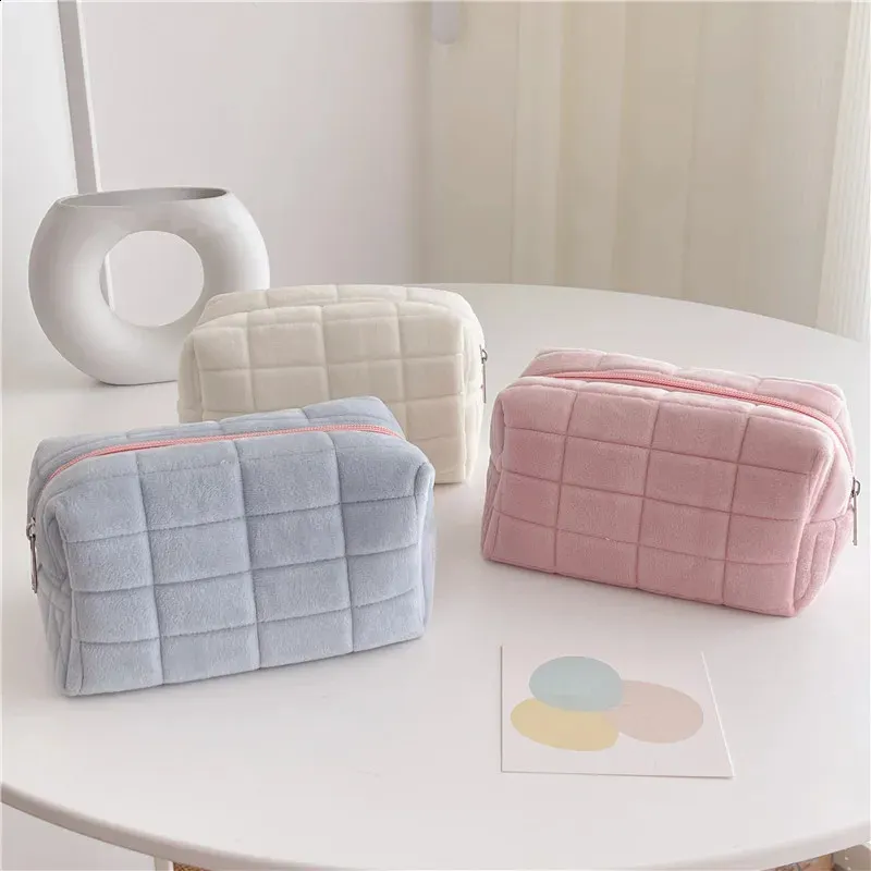 Süßes Fell-Make-up für Frauen mit Reißverschluss, groß, einfarbig, Kosmetiktasche für unterwegs, Make-up-Kulturtasche, Waschtasche aus Plüsch, Stifttasche 240827_voghion.com